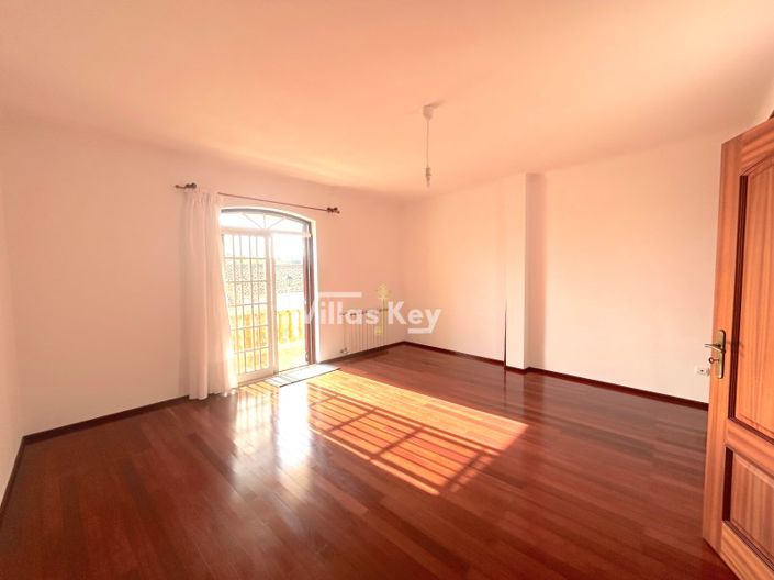 Image No.16-3 Bed House for sale