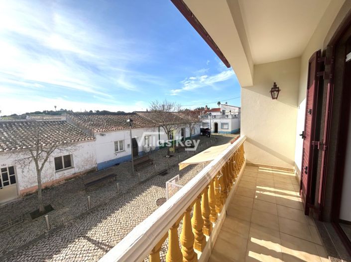 Image No.17-3 Bed House for sale