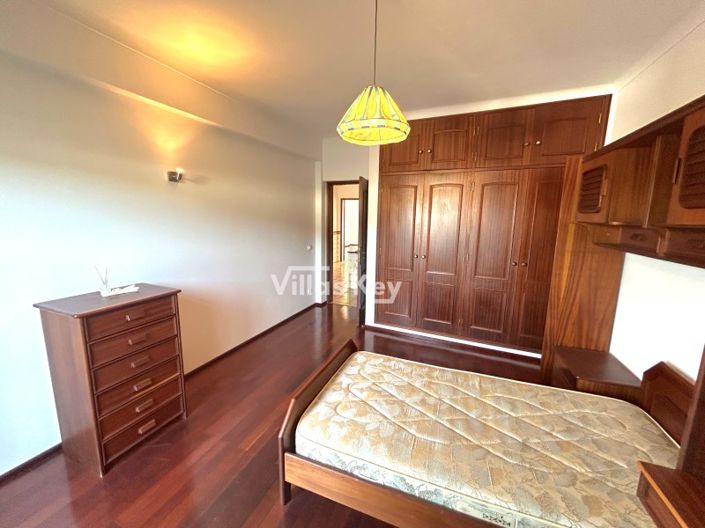 Image No.21-3 Bed House for sale