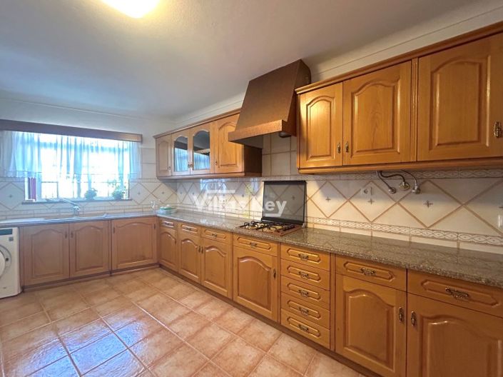 Image No.8-3 Bed House for sale