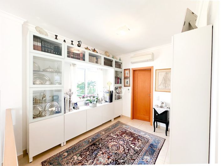 Image No.18-3 Bed Apartment for sale