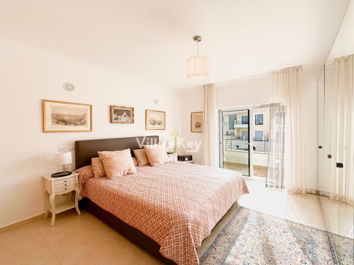 Image No.22-3 Bed Apartment for sale