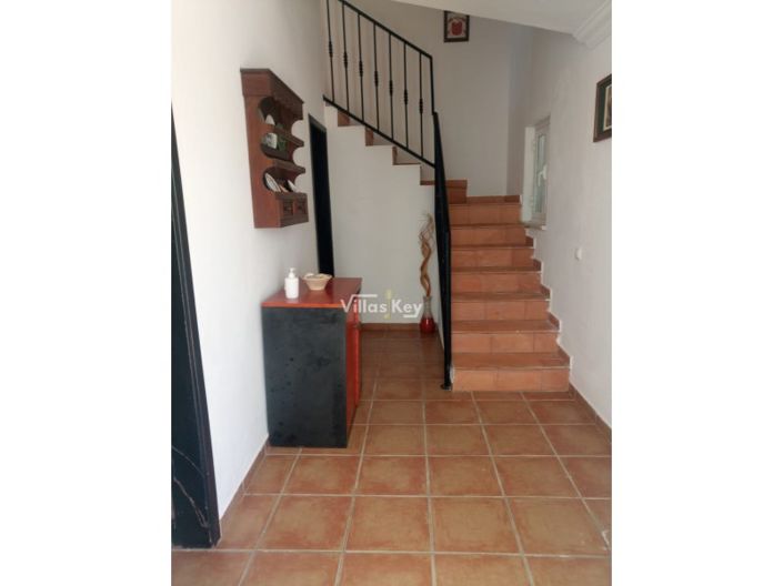 Image No.29-4 Bed Farmhouse for sale