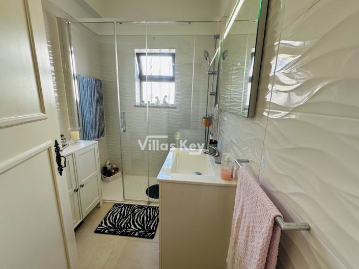 Image No.13-5 Bed House for sale