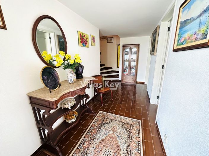 Image No.17-5 Bed House for sale