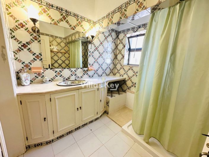 Image No.29-5 Bed House for sale