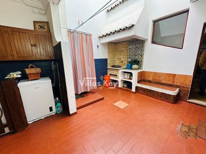 Image No.37-5 Bed House for sale