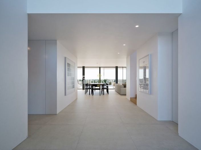 Image No.18-4 Bed House for sale