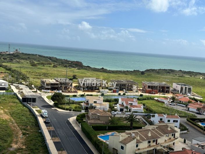 Image No.32-4 Bed House for sale