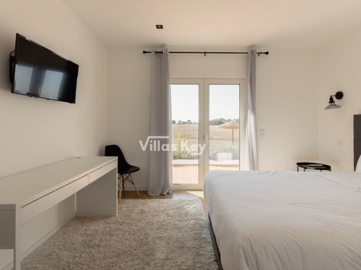 Image No.28-5 Bed Farmhouse for sale