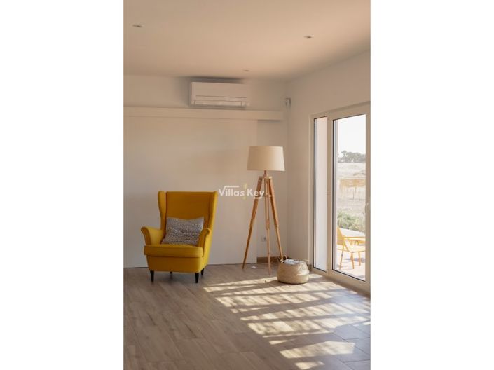 Image No.45-5 Bed Farmhouse for sale