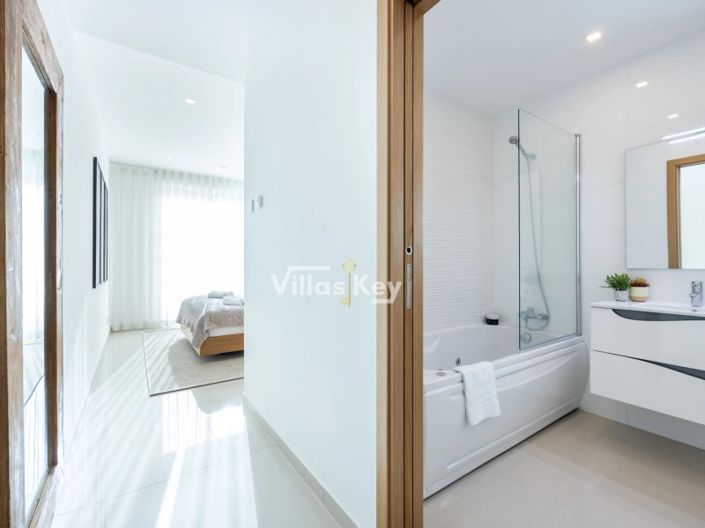 Image No.15-3 Bed Apartment for sale