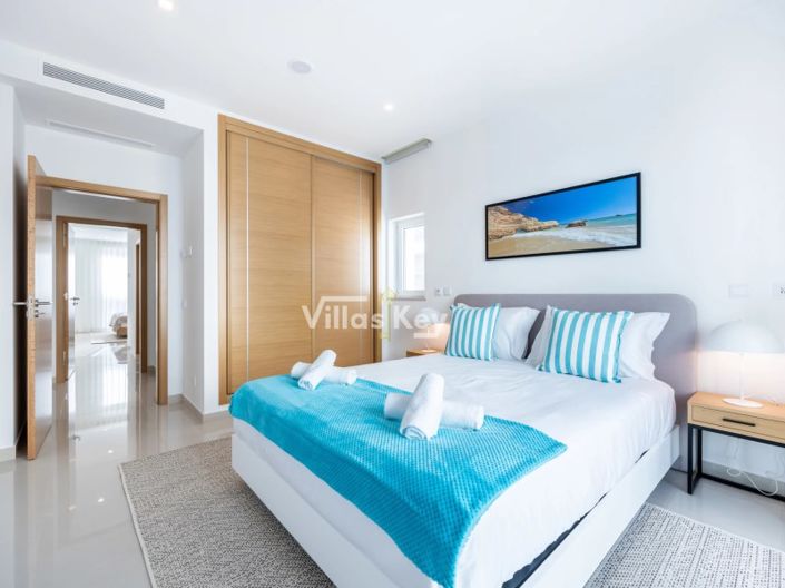 Image No.17-3 Bed Apartment for sale