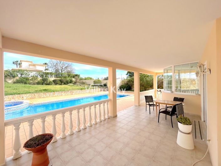 Image No.1-4 Bed House for sale