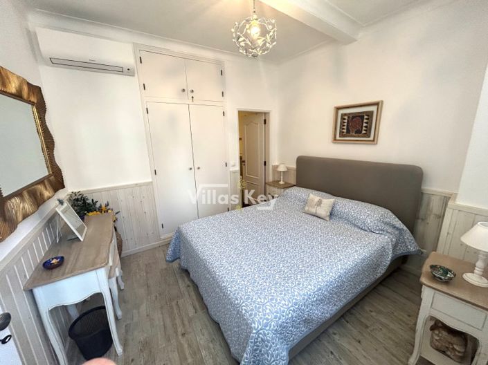 Image No.19-4 Bed House for sale