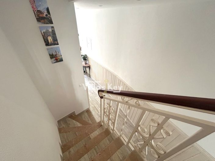 Image No.23-4 Bed House for sale