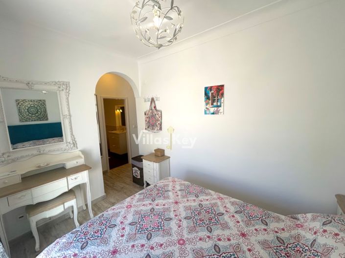 Image No.33-4 Bed House for sale