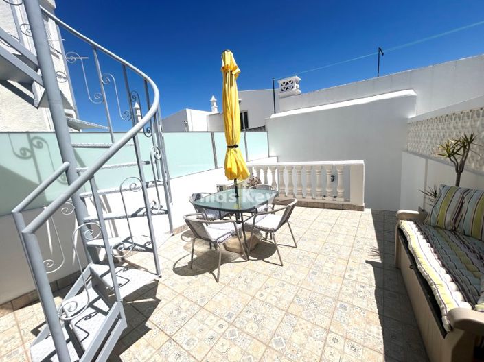 Image No.38-4 Bed House for sale