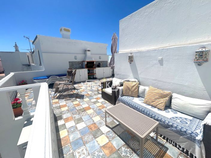 Image No.41-4 Bed House for sale