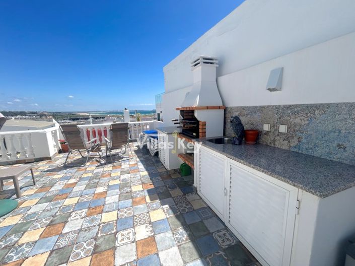 Image No.42-4 Bed House for sale