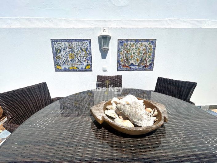 Image No.8-4 Bed House for sale