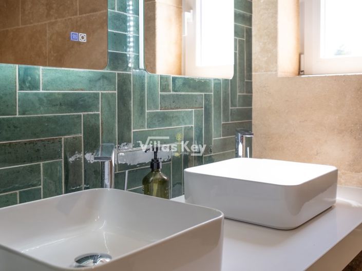 Image No.26-4 Bed House for sale