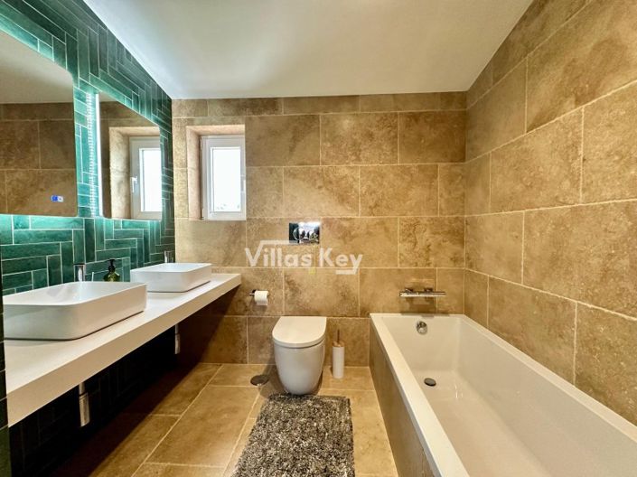 Image No.31-4 Bed House for sale