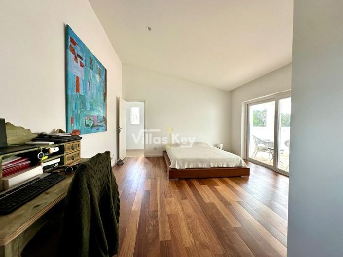 Image No.33-4 Bed House for sale