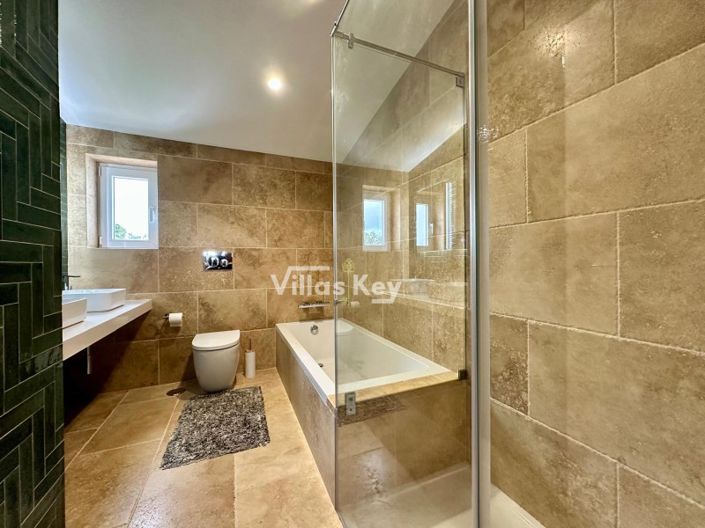 Image No.35-4 Bed House for sale