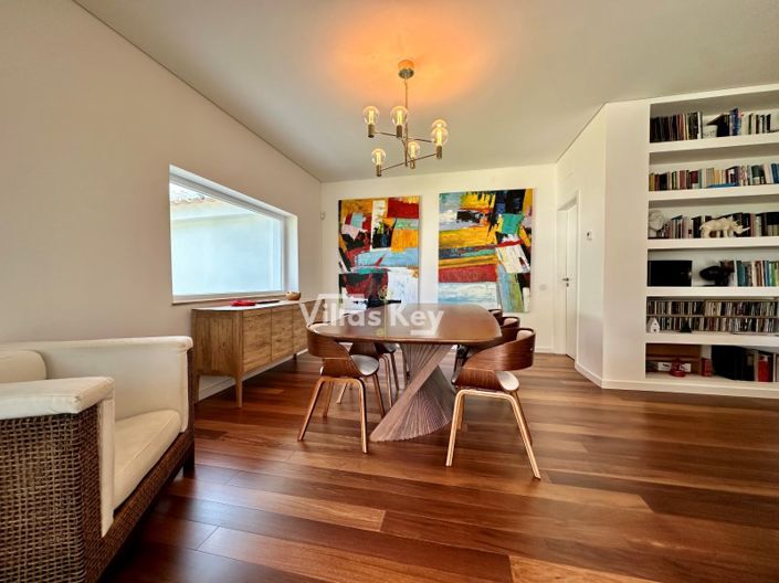 Image No.55-4 Bed House for sale