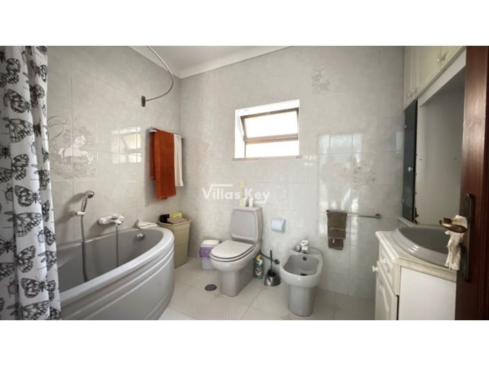 Image No.12-3 Bed House for sale