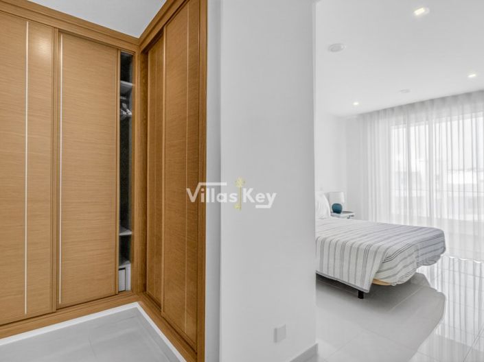 Image No.14-3 Bed Apartment for sale