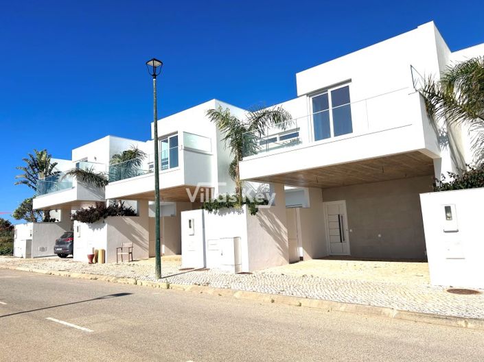 Image No.2-3 Bed House for sale