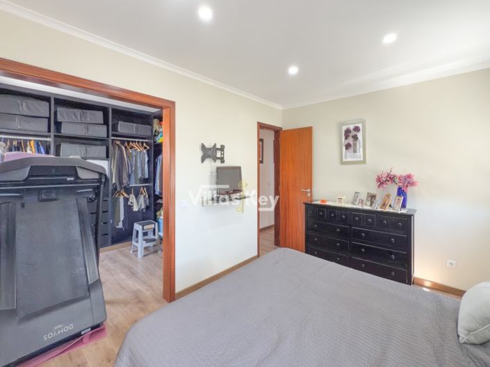 Image No.15-2 Bed House for sale