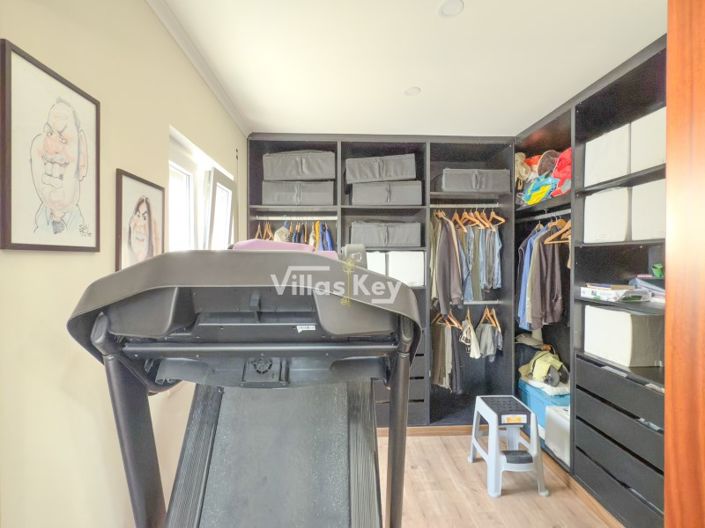 Image No.17-2 Bed House for sale