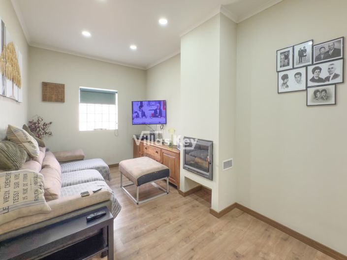 Image No.3-2 Bed House for sale