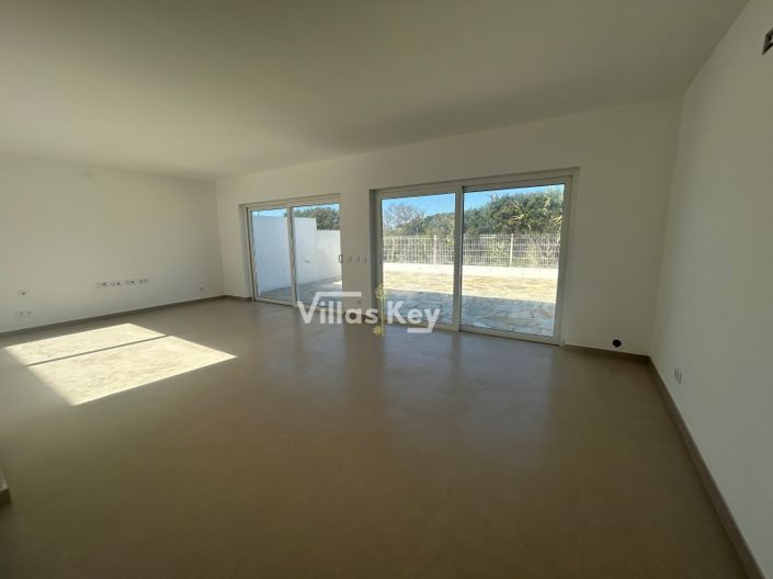 Image No.13-3 Bed House for sale