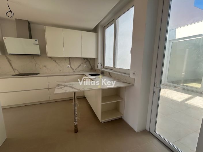 Image No.6-3 Bed House for sale