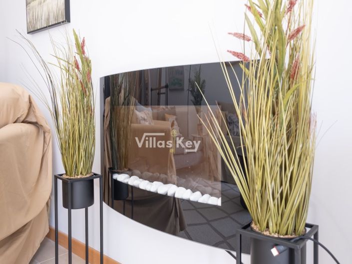 Image No.11-2 Bed House for sale