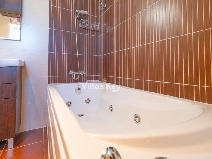 Image No.16-2 Bed House for sale