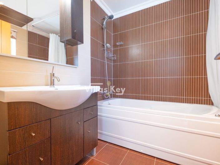 Image No.15-2 Bed House for sale