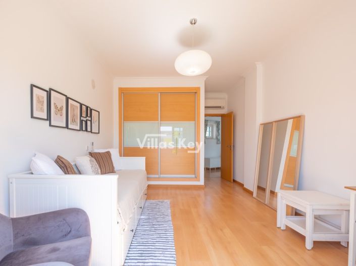 Image No.18-2 Bed House for sale