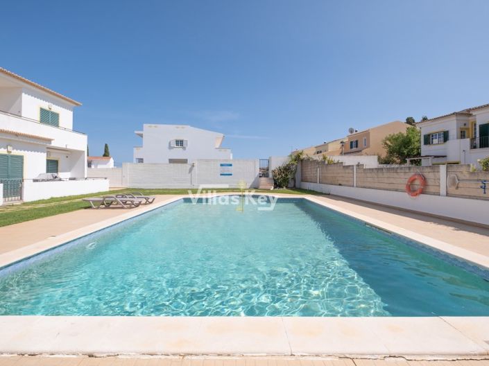 Image No.4-2 Bed House for sale