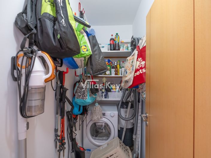 Image No.9-2 Bed House for sale