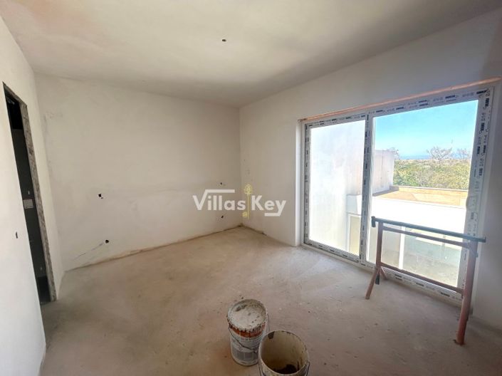 Image No.11-3 Bed House for sale