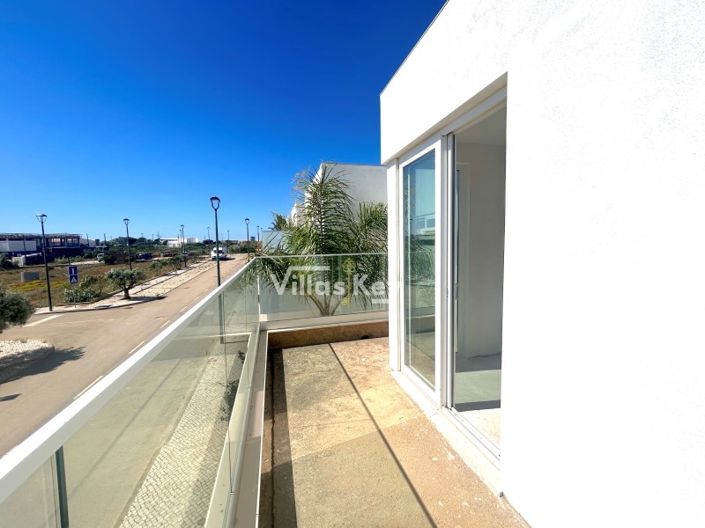 Image No.17-3 Bed House for sale