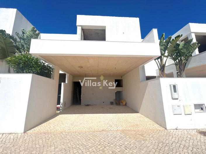 Image No.1-3 Bed House for sale