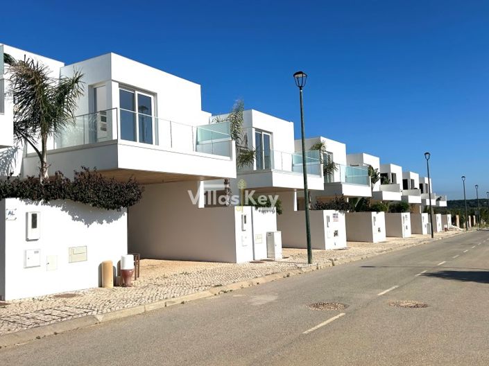 Image No.22-3 Bed House for sale