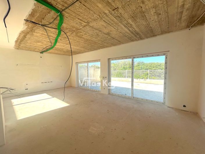 Image No.9-3 Bed House for sale