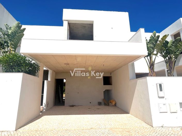 Image No.3-4 Bed House for sale